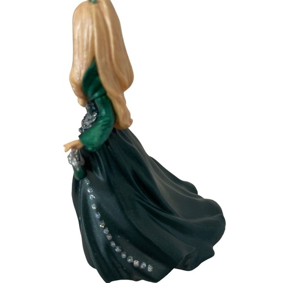 Barbie celebration hallmark collector ornament, 2004 edition with box. - Picture 4 of 5